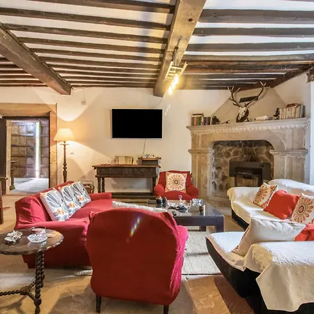 La Casona De *